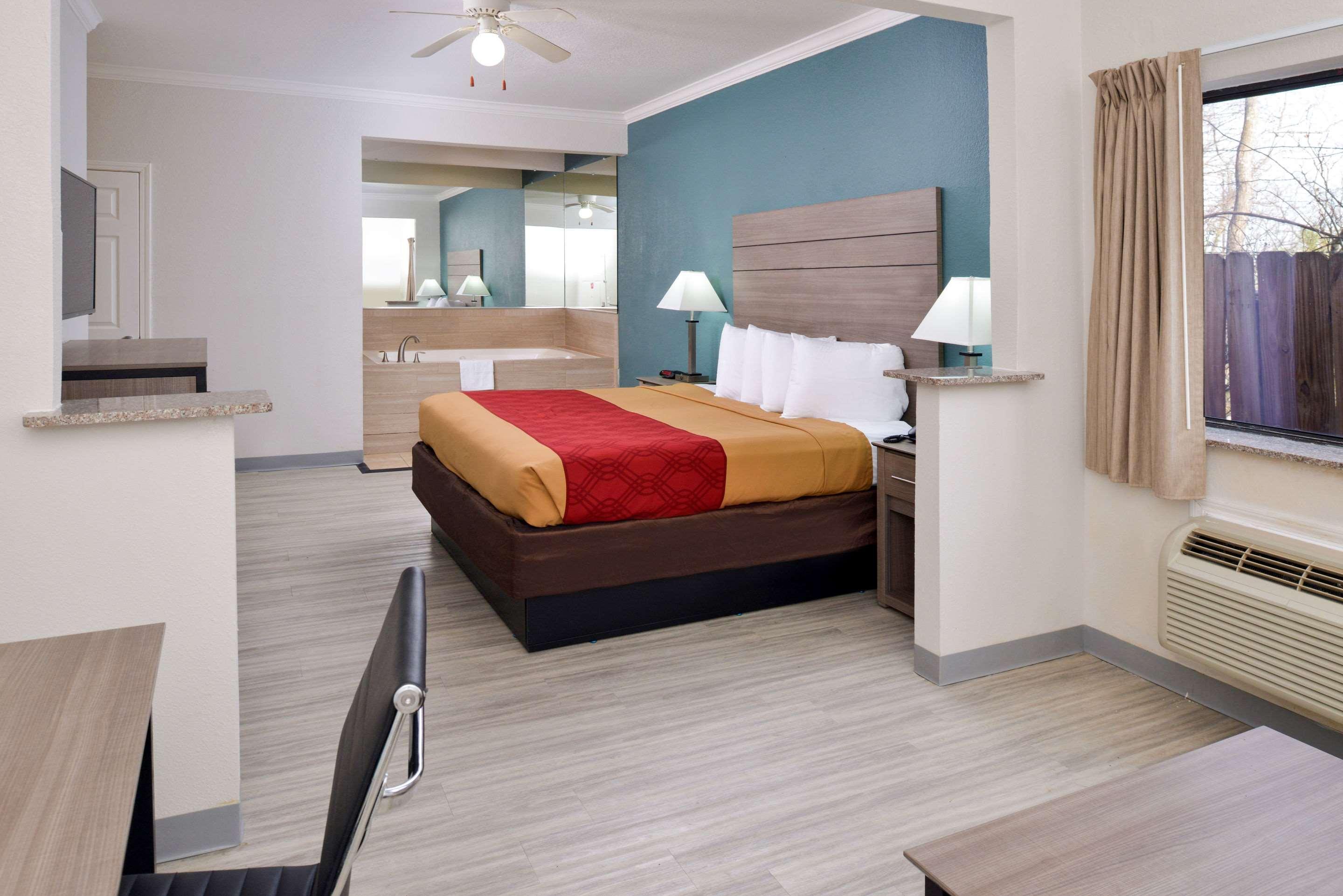 Econo Lodge&Suites Port Arthur Esterno foto